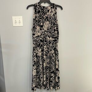 ⭐️ Jones Wear Women’s Sleeveless Midi Dress 14 Floral Print with Ruched Waist